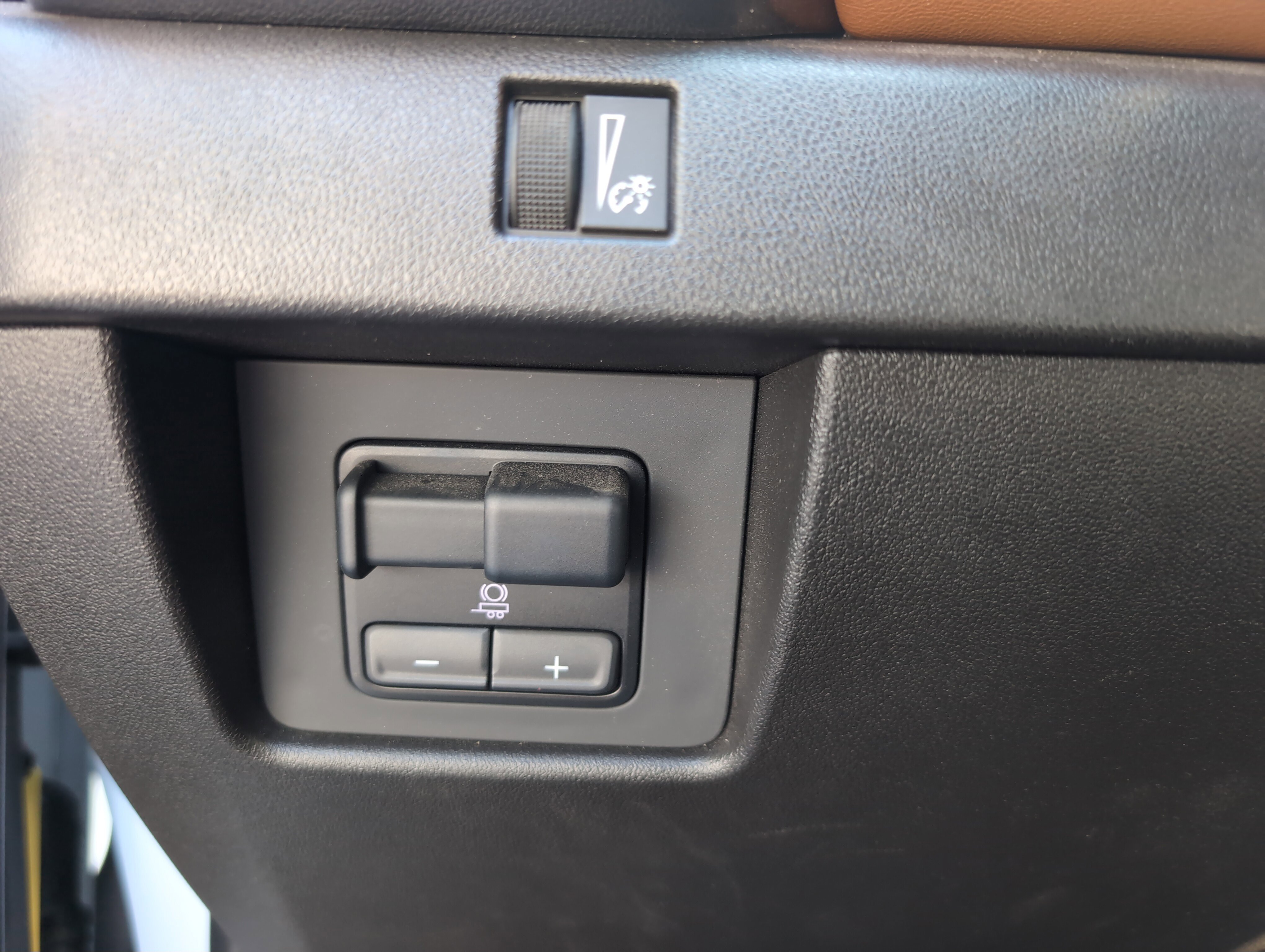 Used 2024 GMC Canyon AT4 w/ AT4 Premium Package AWD/4WD image 34