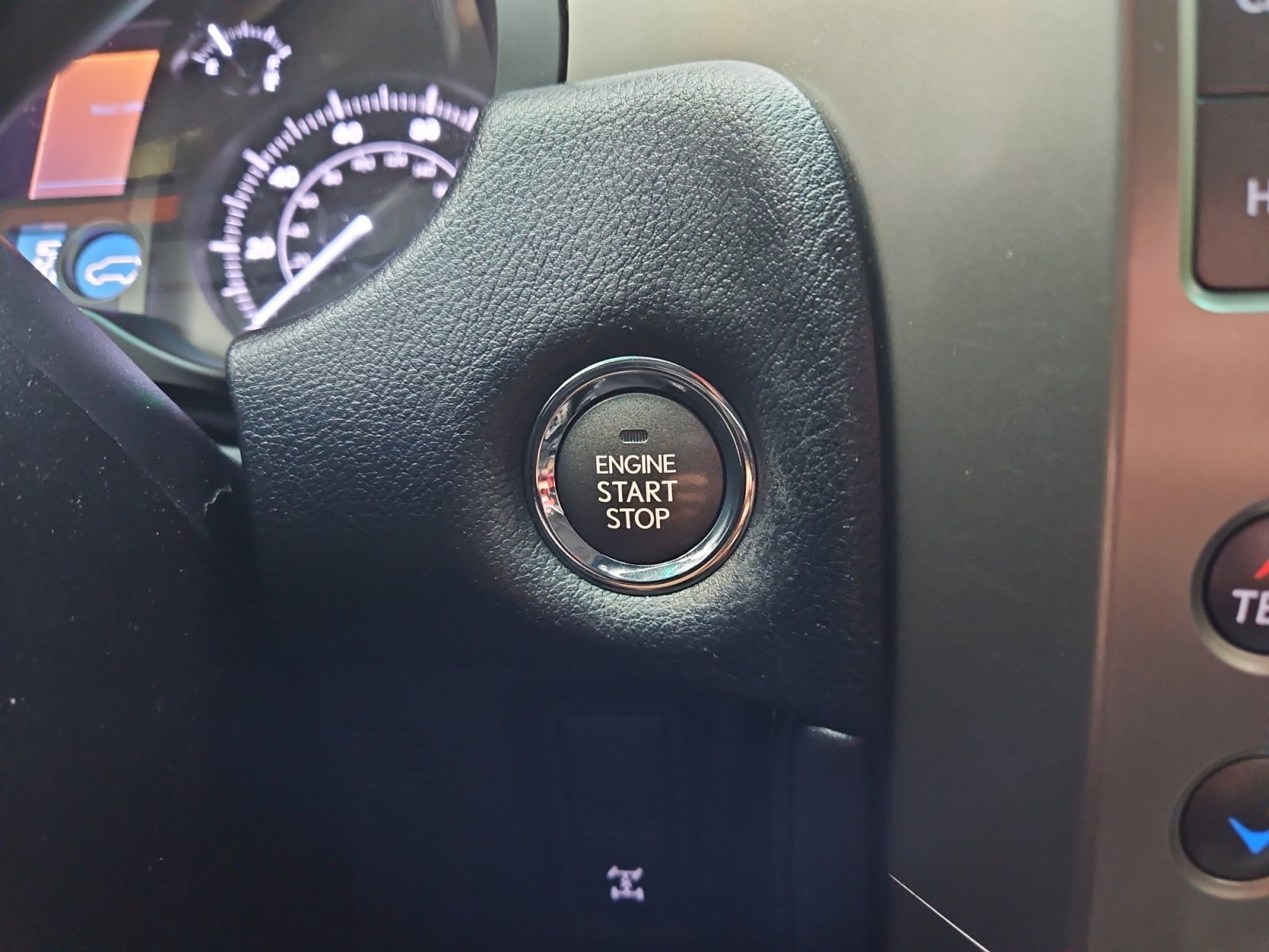 Used 2014 Lexus GX 460 w/ Premium Package AWD/4WD image 22
