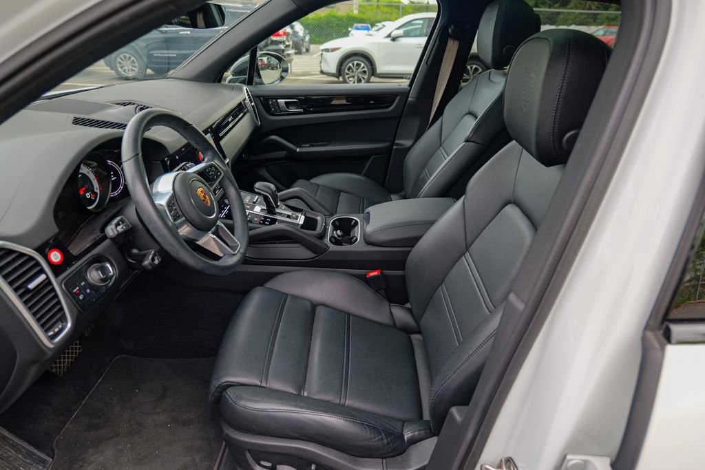 Used 2023 Porsche Cayenne Platinum Edition AWD/4WD image 23