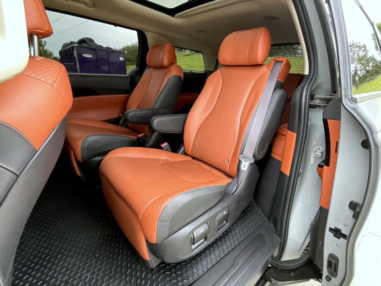 Used 2023 Kia Carnival SX Prestige FWD image 21