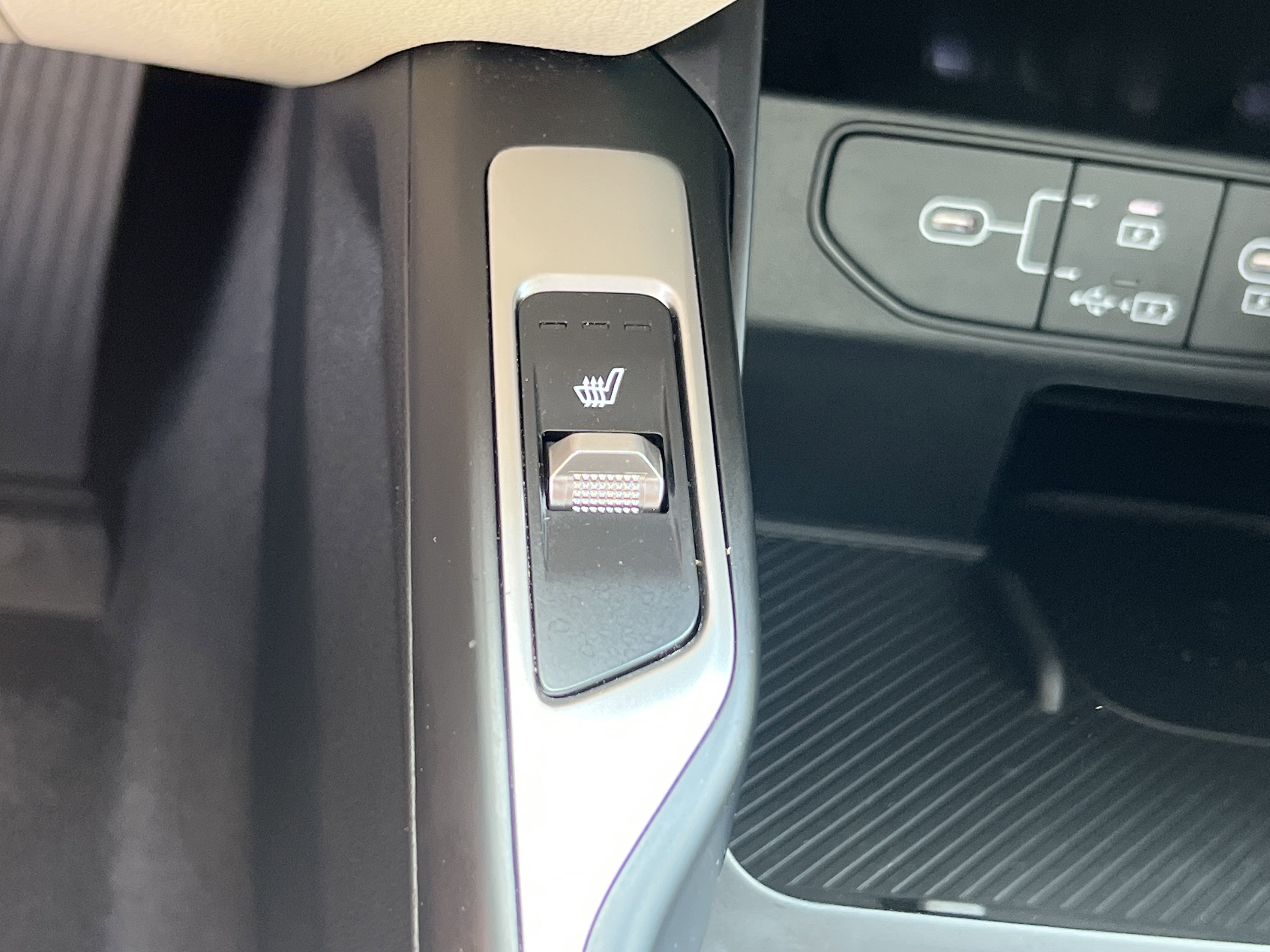 Used 2025 Kia Sorento EX w/ Panoramic Sunroof Package image 34