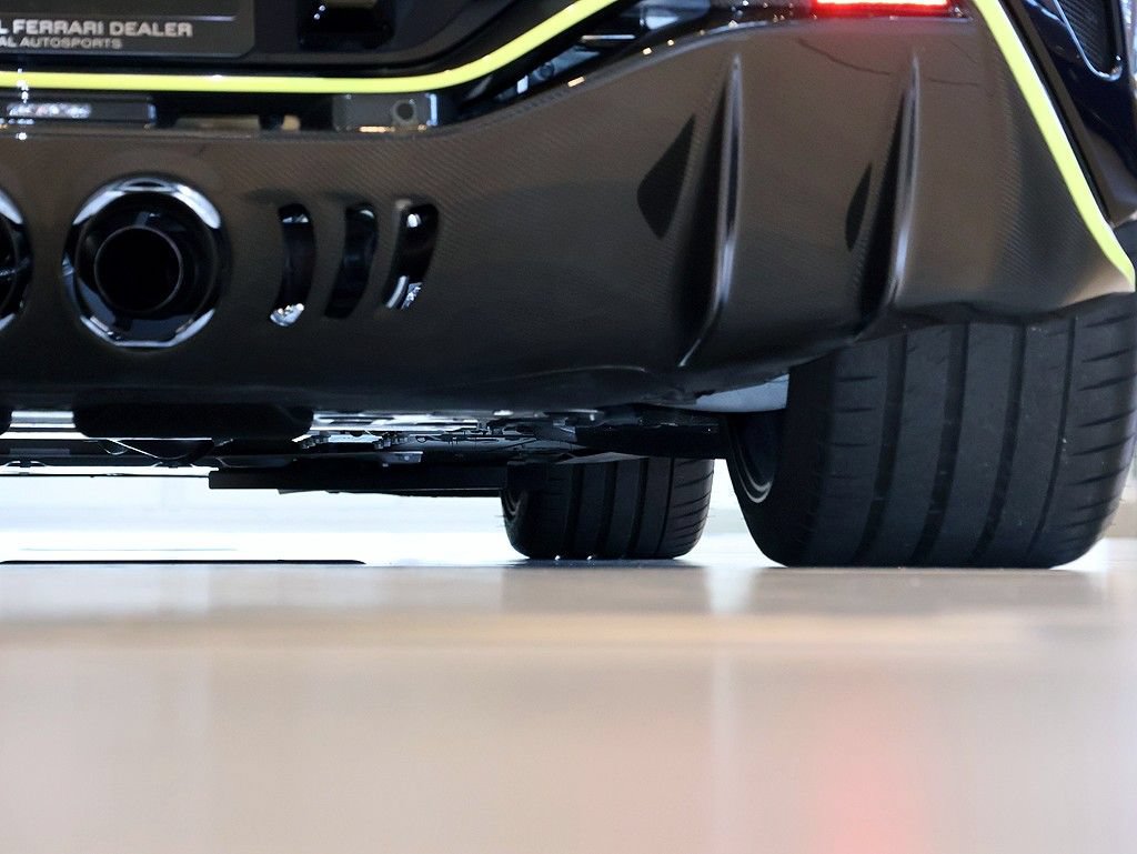Used 2023 Aston Martin V12 Vantage RWD image 76