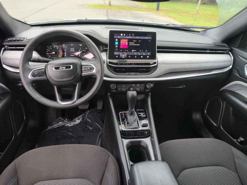 Used 2023 Jeep Compass Sport image 28