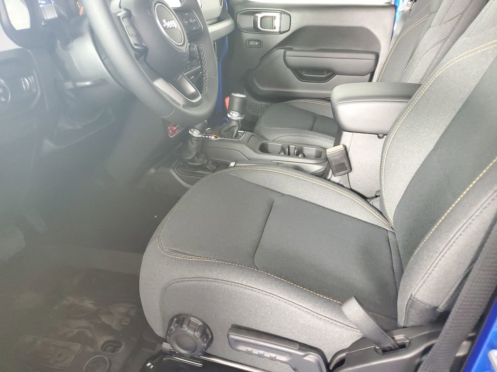 New 2025 Jeep Gladiator Willys image 11