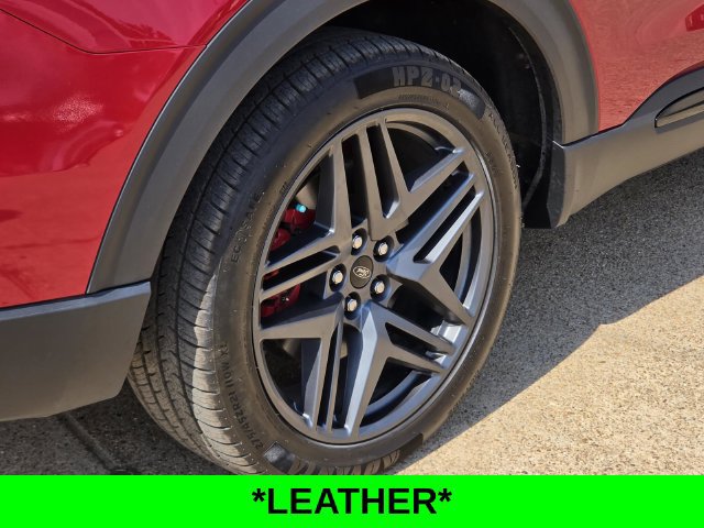 Used 2025 Ford Explorer ST AWD/4WD image 6