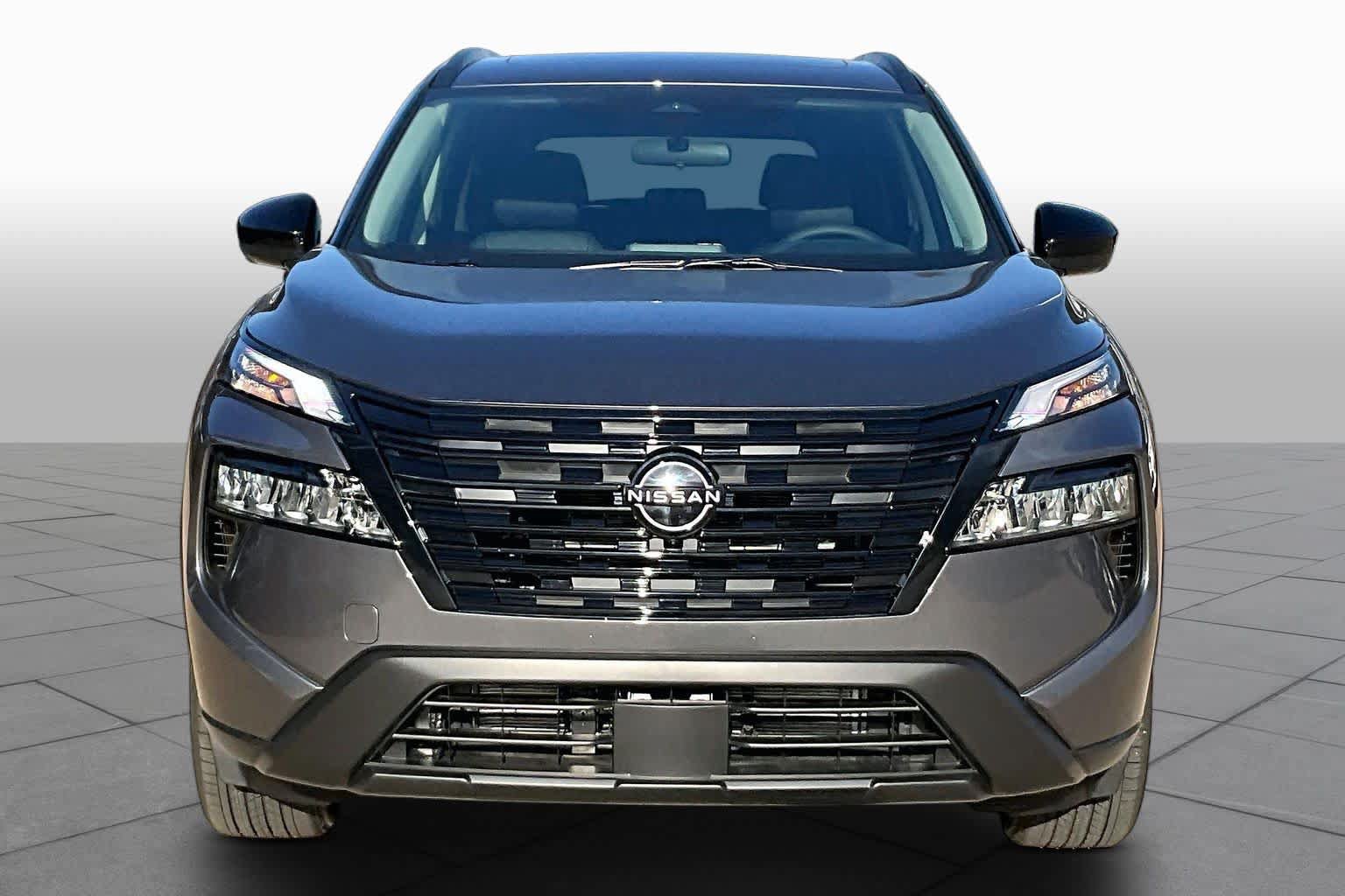 New 2027 Nissan Rogue Dark Armor FWD image 3