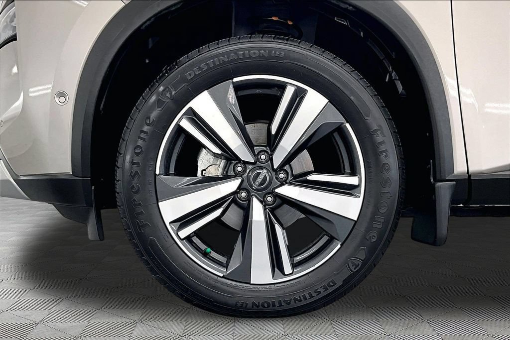 Used 2023 Nissan Rogue Platinum AWD/4WD image 9