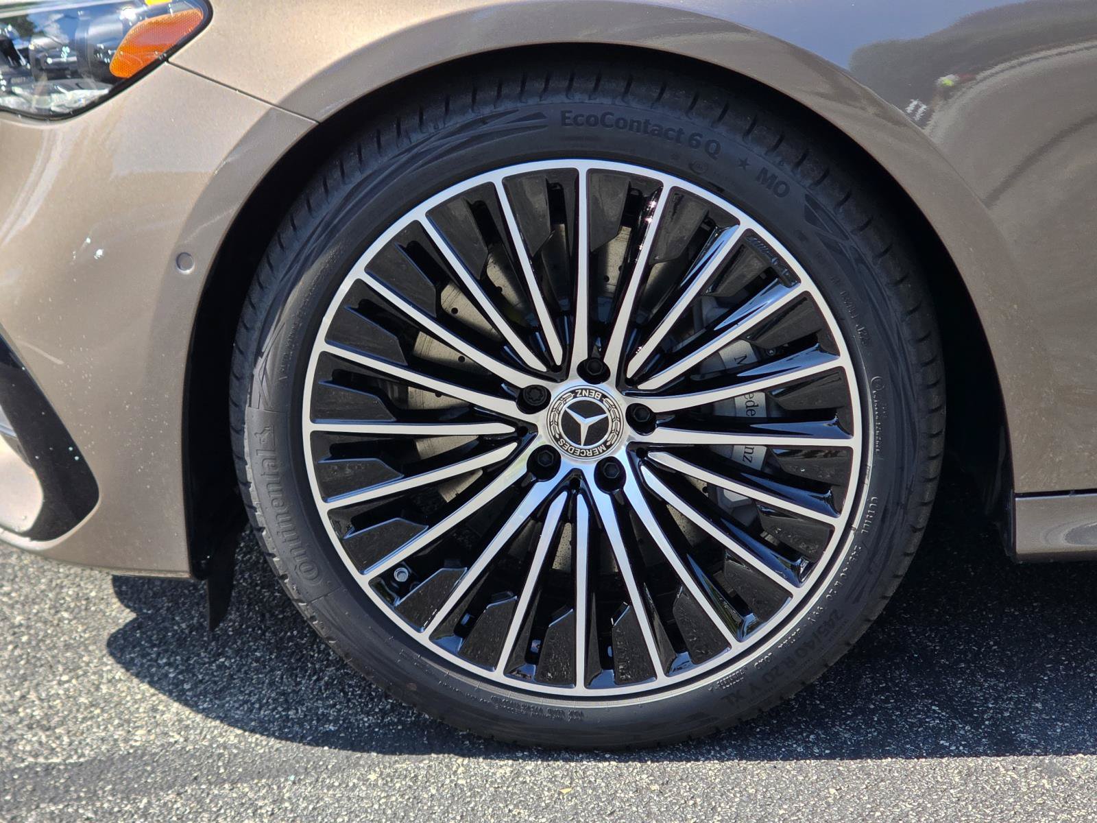 New 2027 Mercedes-Benz E 450 4MATIC Sedan image 16
