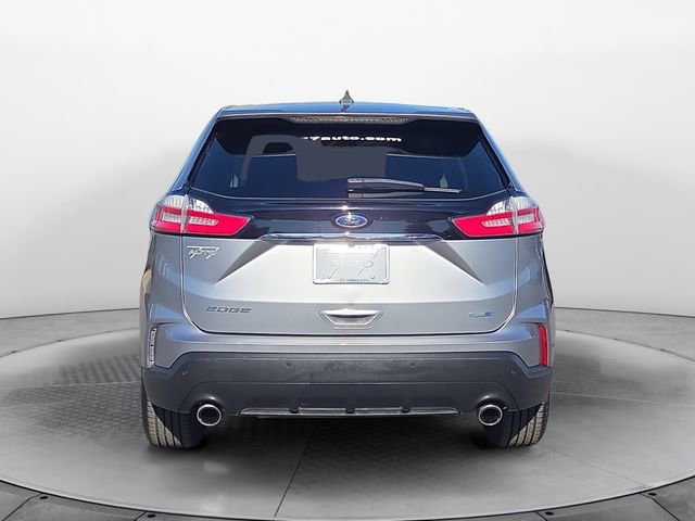 Used 2020 Ford Edge SE image 4