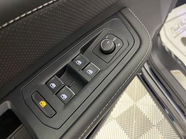 Used 2024 Volkswagen Atlas SE w/ Black Wheel Package image 34