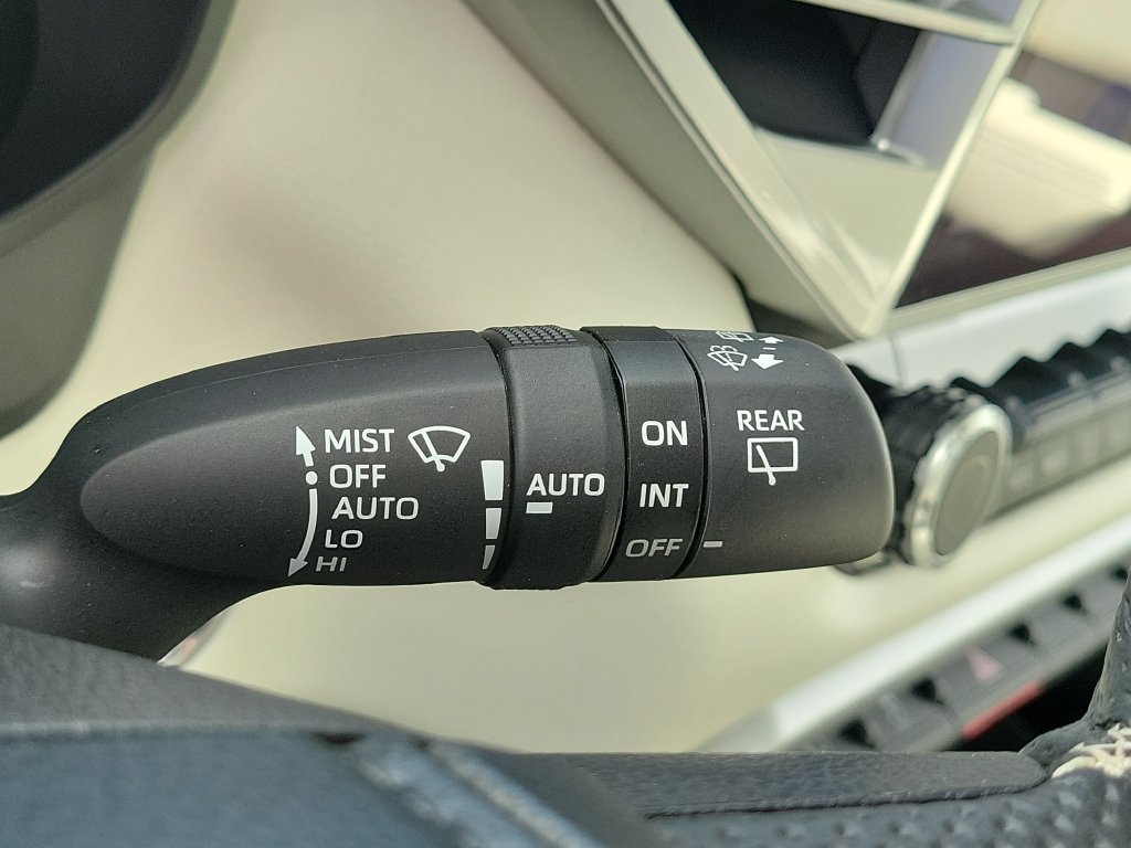 Used 2024 Toyota Sequoia Capstone AWD/4WD image 12