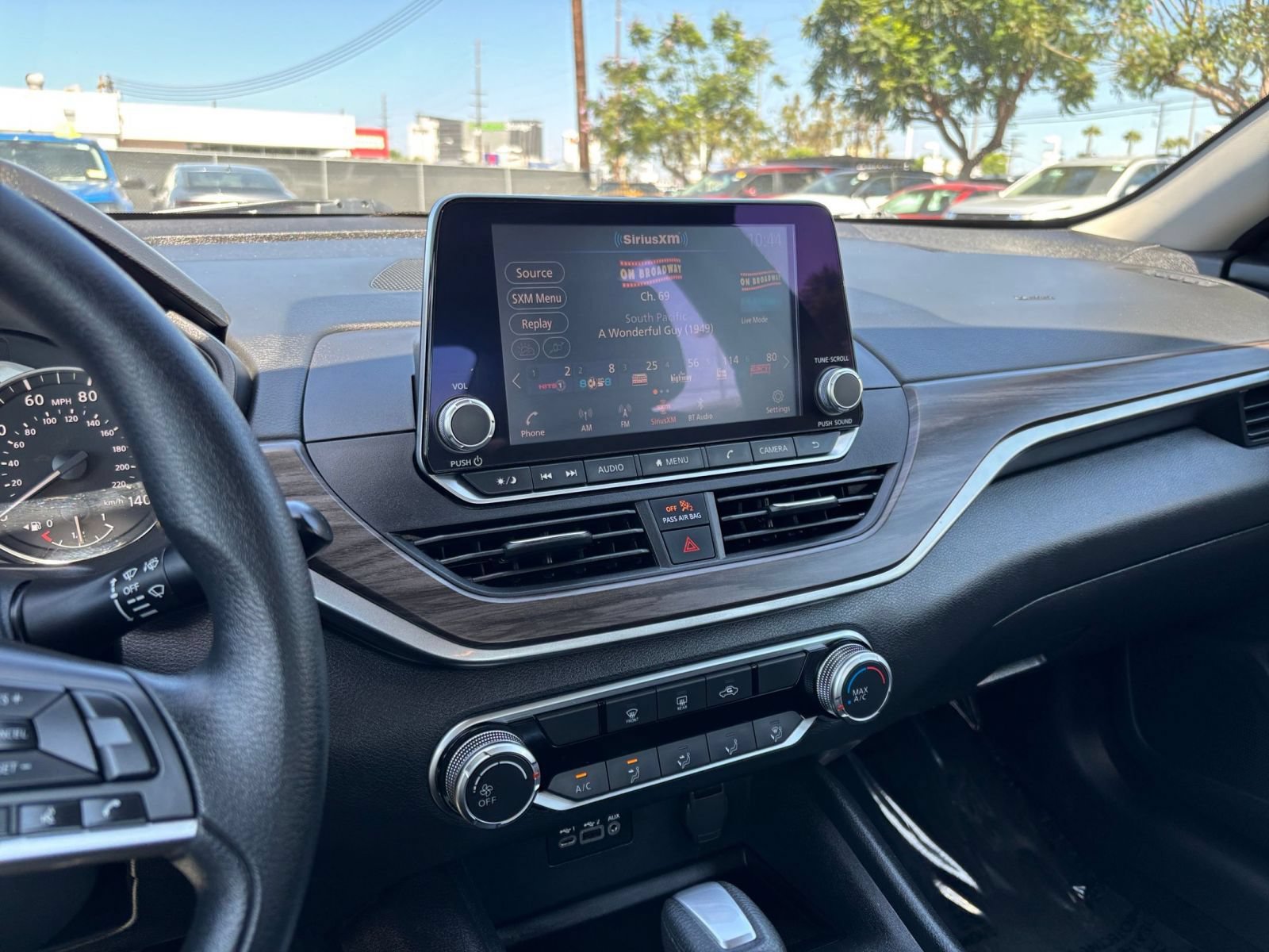 Used 2025 Nissan Altima 2.5 SV FWD image 17