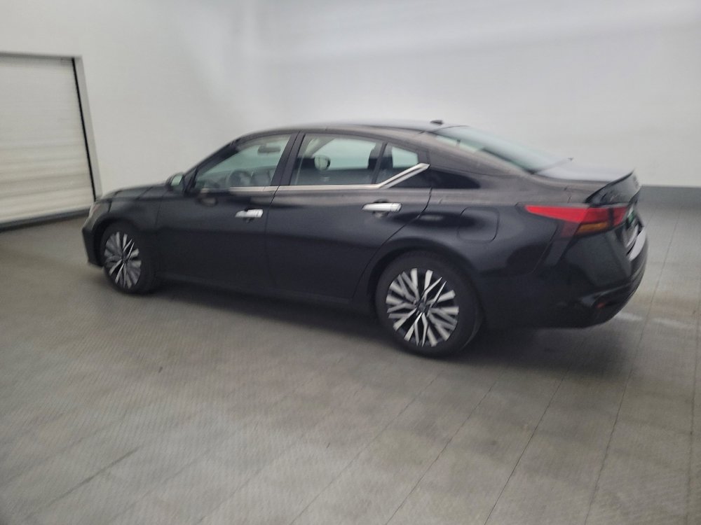 Used 2024 Nissan Altima 2.5 SV image 3