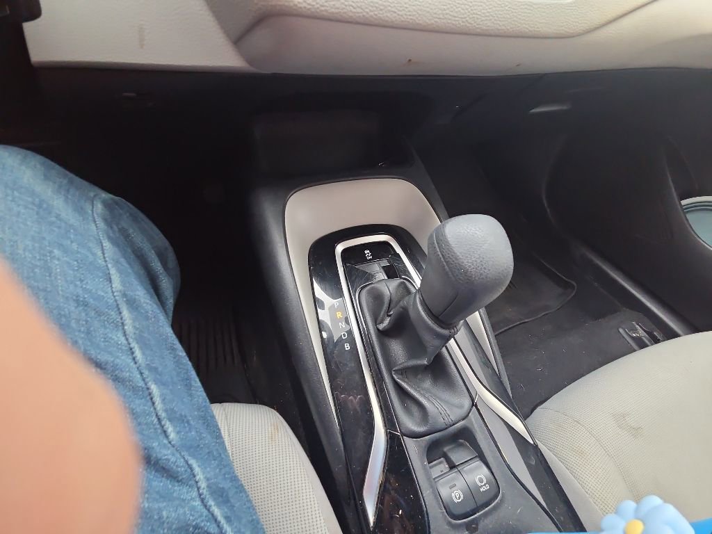 Used 2022 Toyota Corolla LE FWD image 16