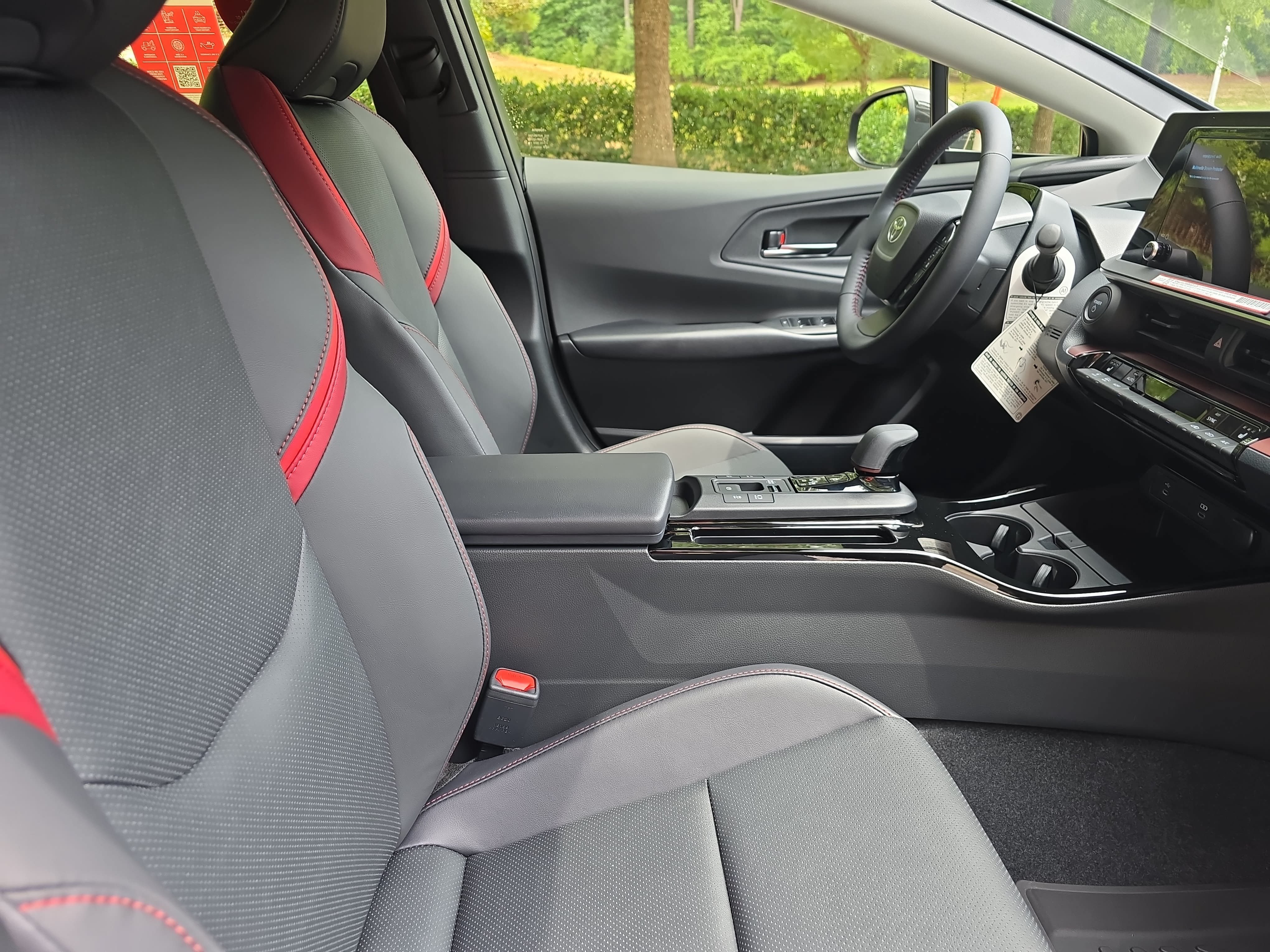 New 2027 Toyota Prius Plug-In Hybrid FWD image 10
