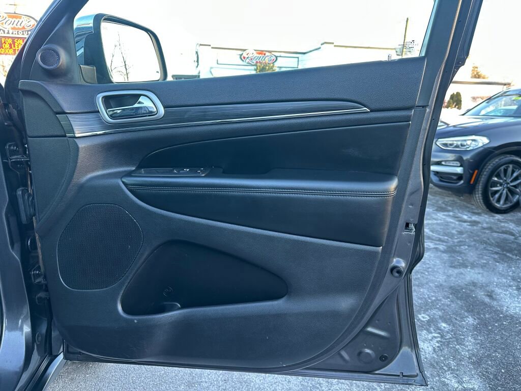Used 2019 Jeep Grand Cherokee Limited image 22