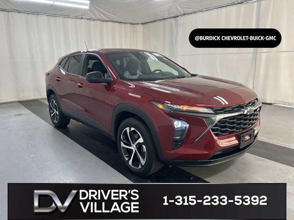Used 2025 Chevrolet Trax RS w/ Driver Confidence Package FWD image 1