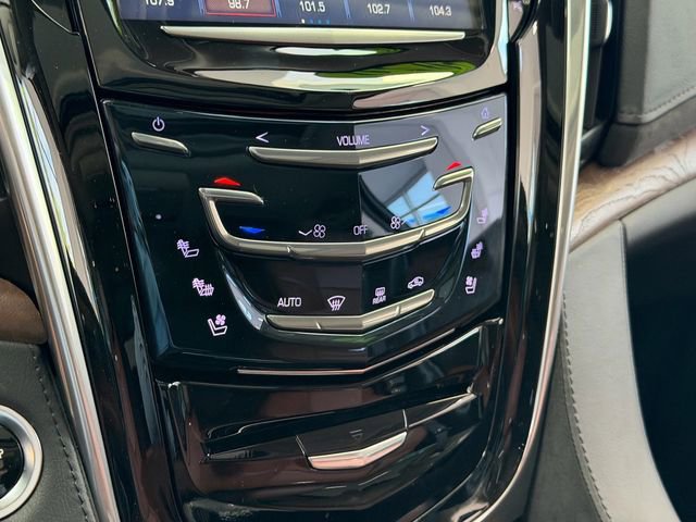 Used 2020 Cadillac Escalade Premium Luxury RWD image 17