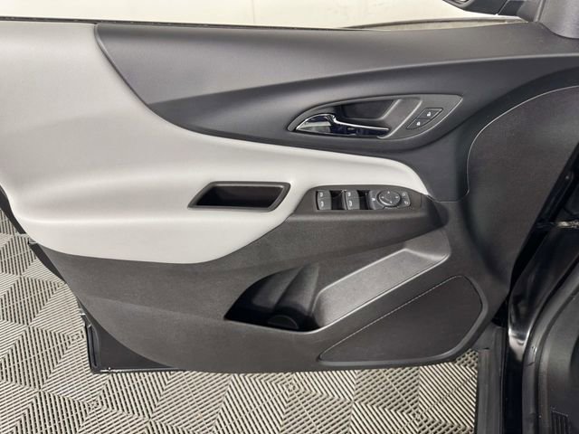 Used 2022 Chevrolet Equinox LS image 17