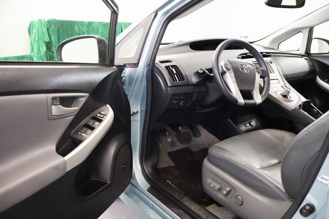 Used 2015 Toyota Prius Five image 8