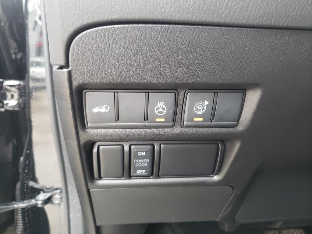 Used 2024 Nissan Armada Platinum w/ Captain's Chairs Package image 30