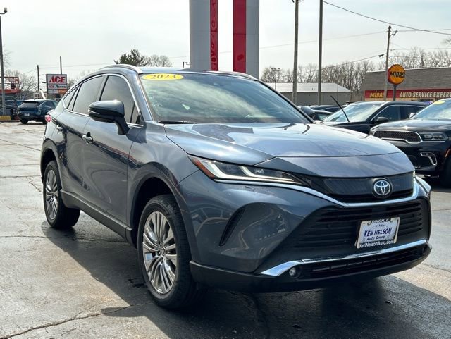 Used 2023 Toyota Venza XLE image 13