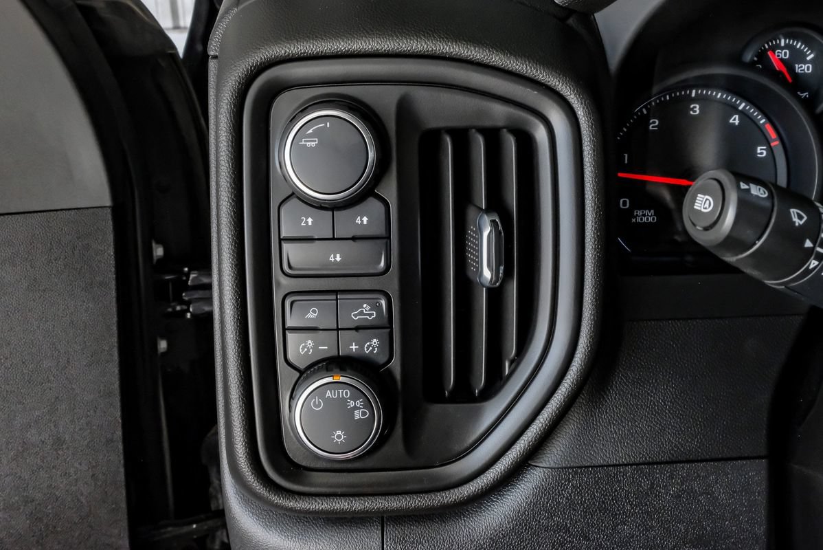 Used 2024 Chevrolet Silverado 2500 Custom w/ Custom Value Package AWD/4WD image 28
