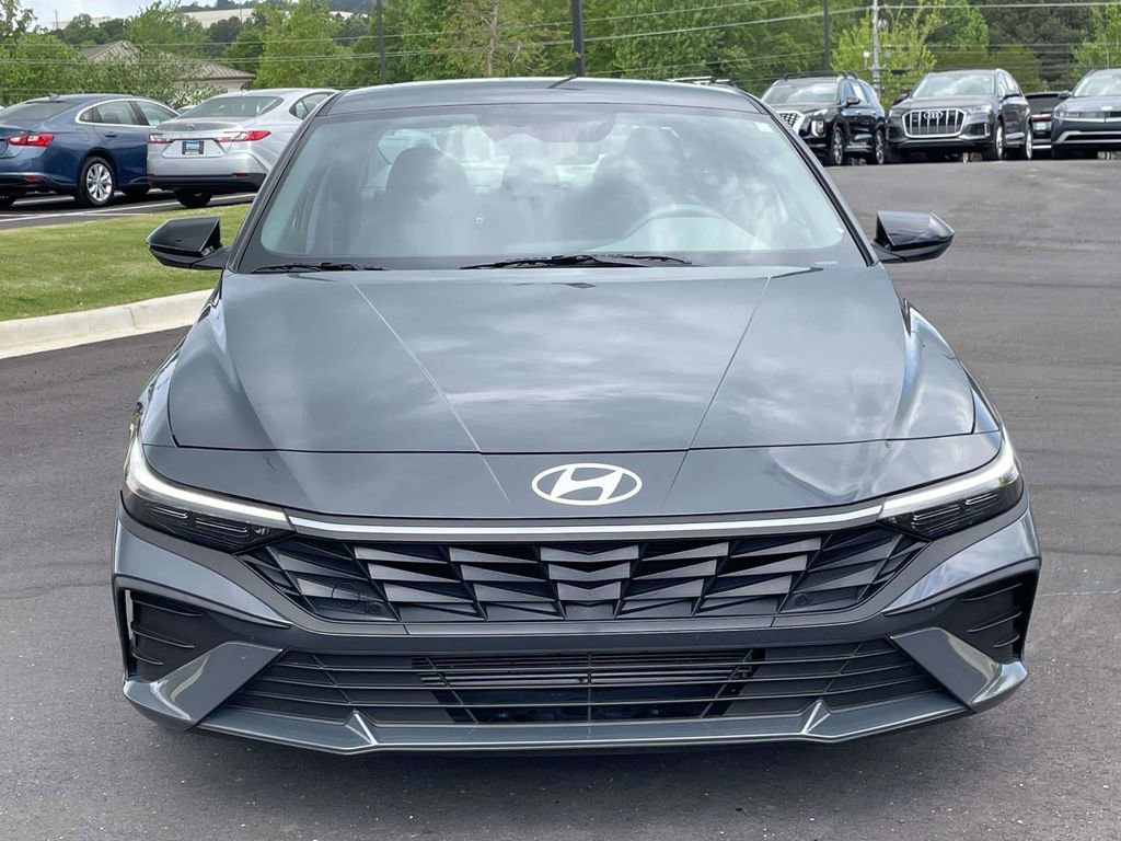 Certified 2025 Hyundai Elantra Sport FWD image 8