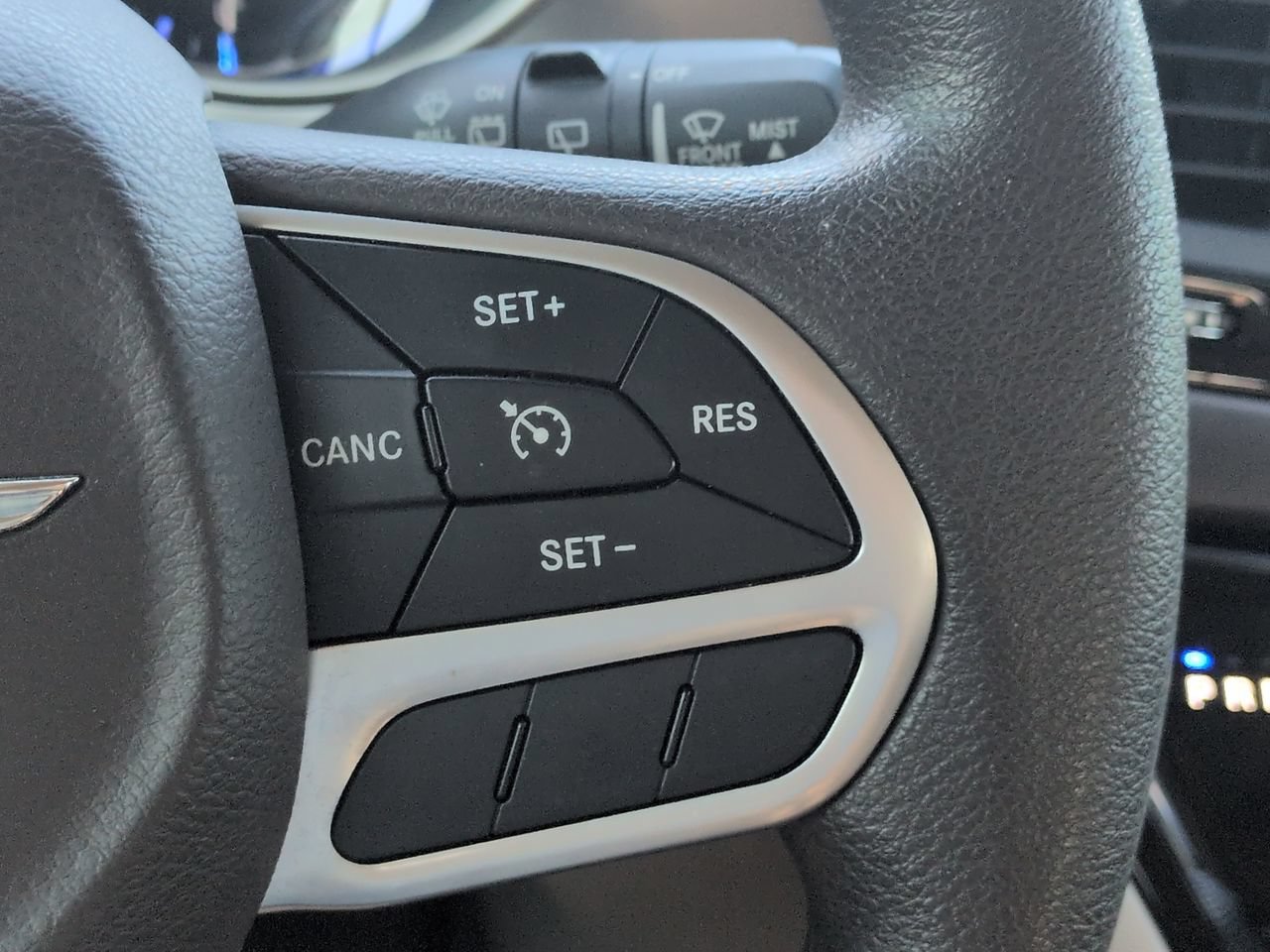 Used 2017 Chrysler Pacifica LX FWD image 22