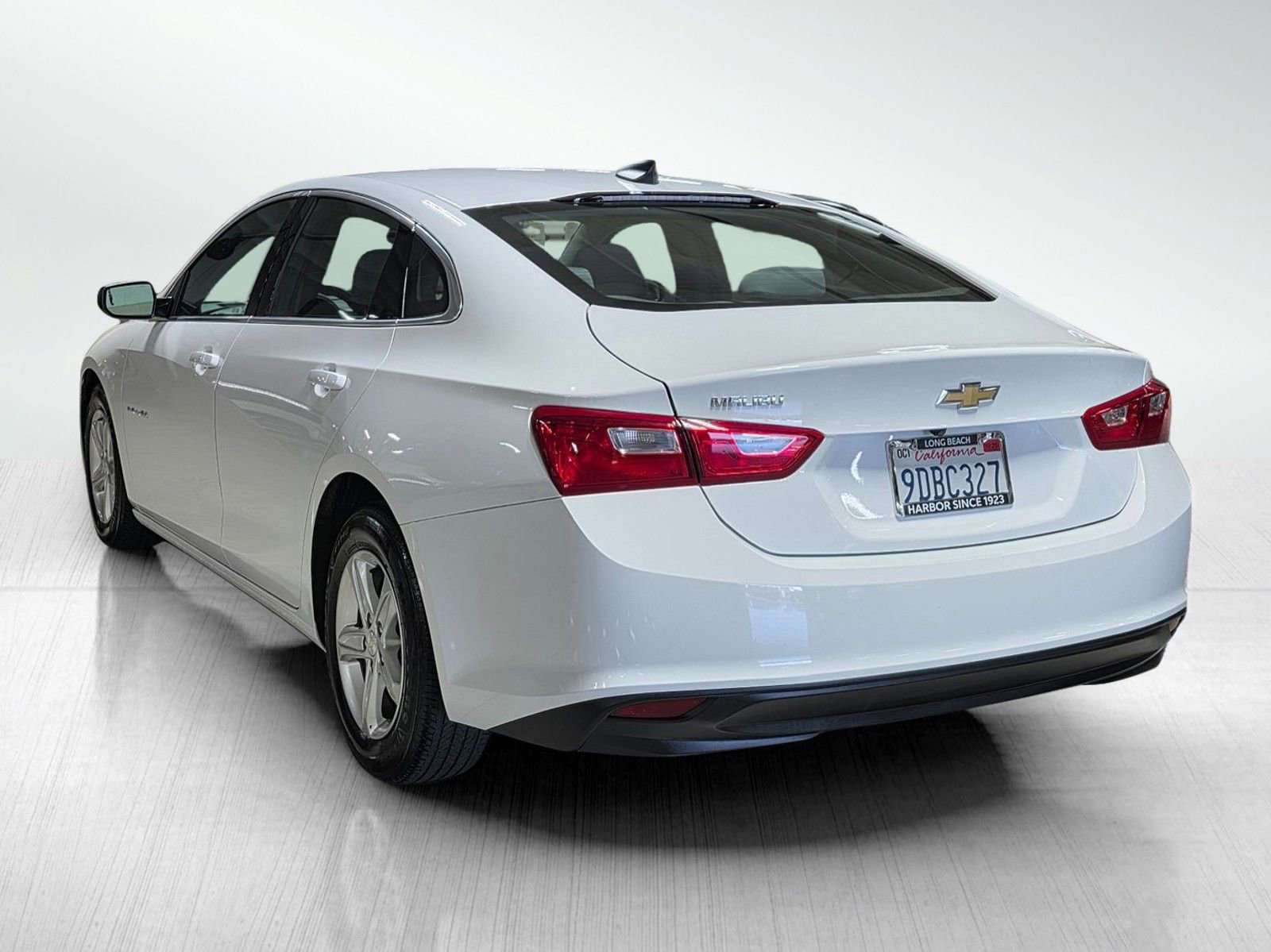 Used 2022 Chevrolet Malibu LS FWD image 5
