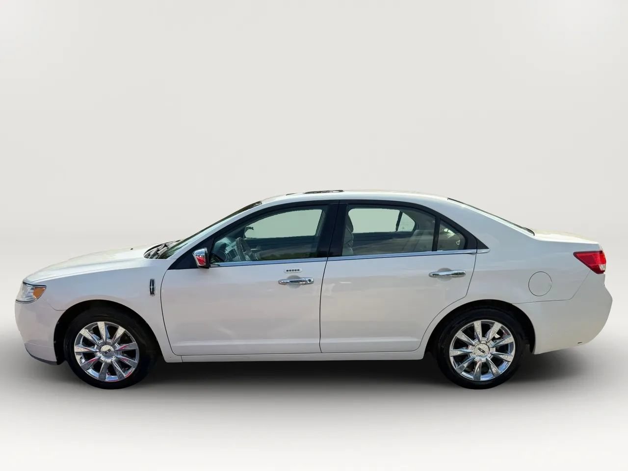 Used 2012 Lincoln MKZ FWD image 6
