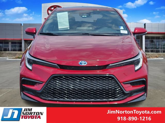Used 2023 Toyota Corolla SE w/ SE Package FWD video 2