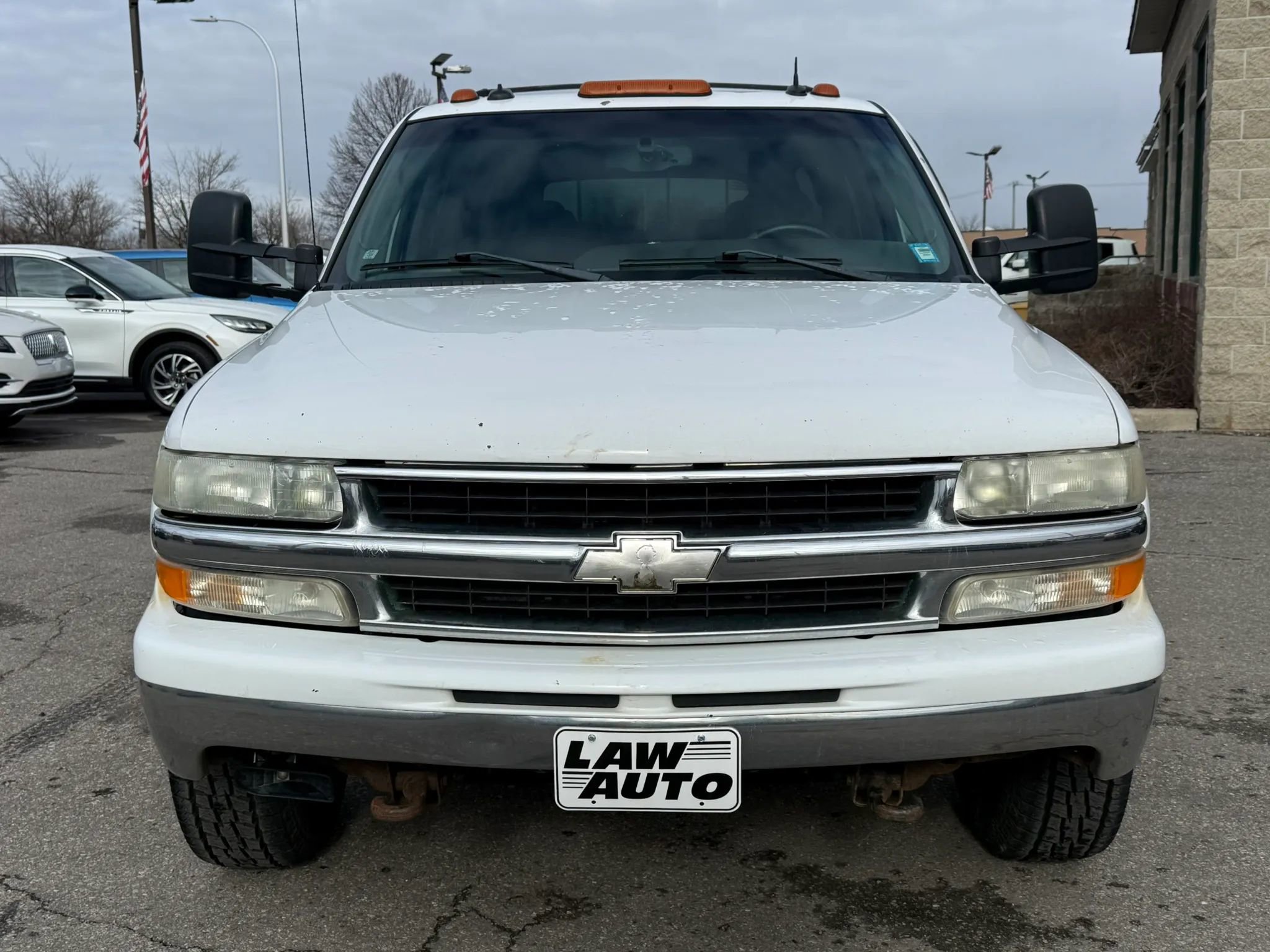 Used 2003 Chevrolet Suburban 2500 LT w/ LT Preferred Equipment Group AWD/4WD image 2