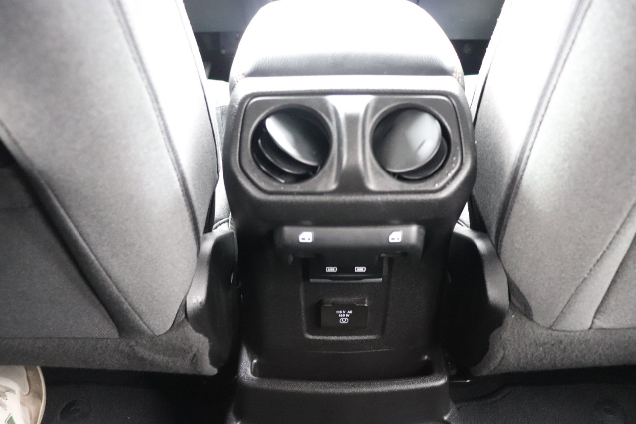 Used 2024 Jeep Wrangler Sahara image 20