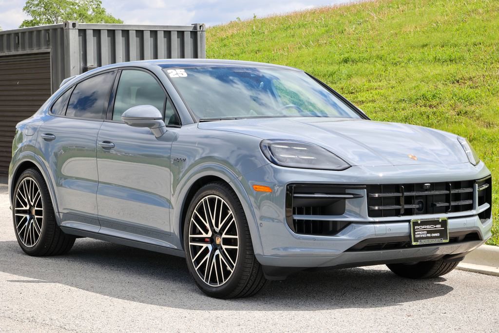 Certified 2025 Porsche Cayenne S AWD/4WD image 12