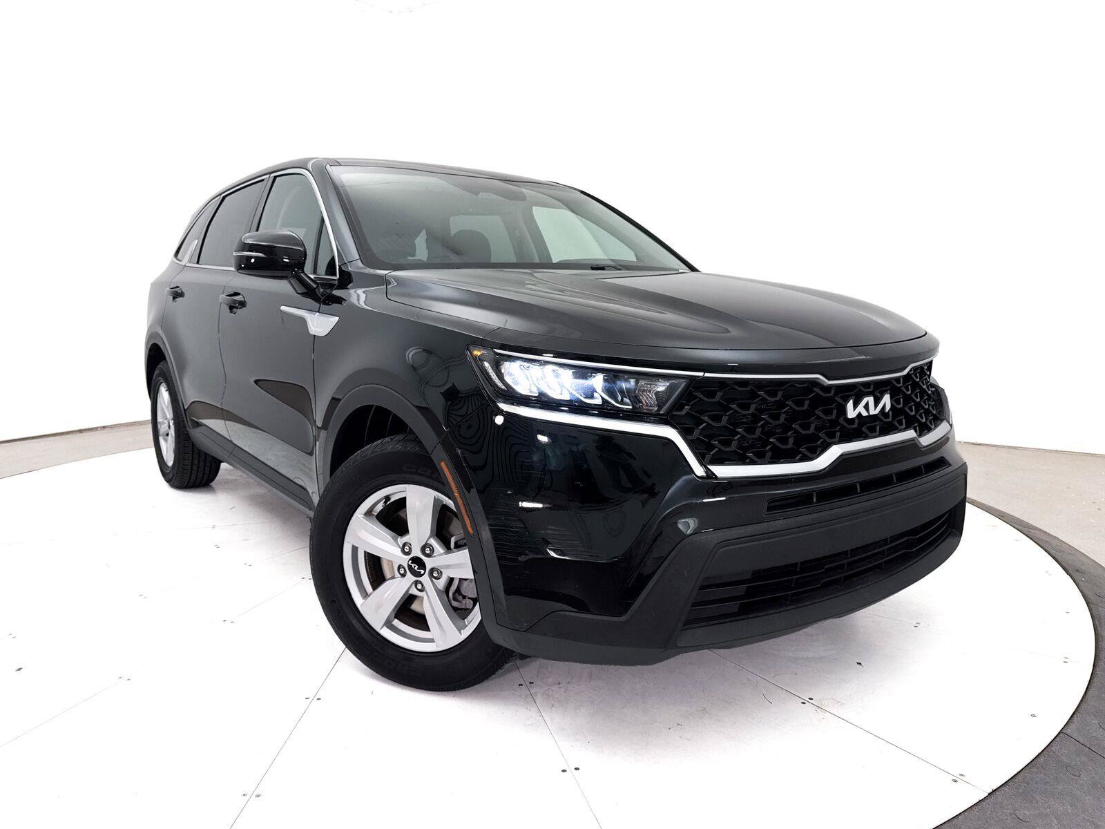 Used 2023 Kia Sorento LX FWD image 1