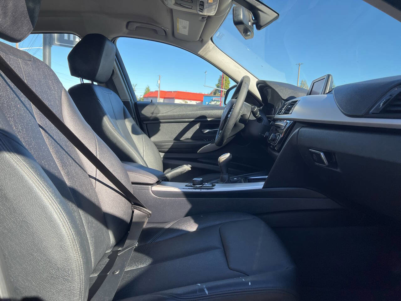 Used 2018 BMW 320i Sedan image 15