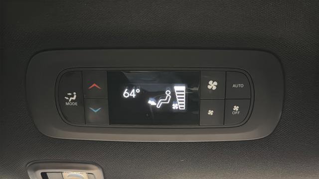 Used 2025 Chrysler Pacifica Limited image 40