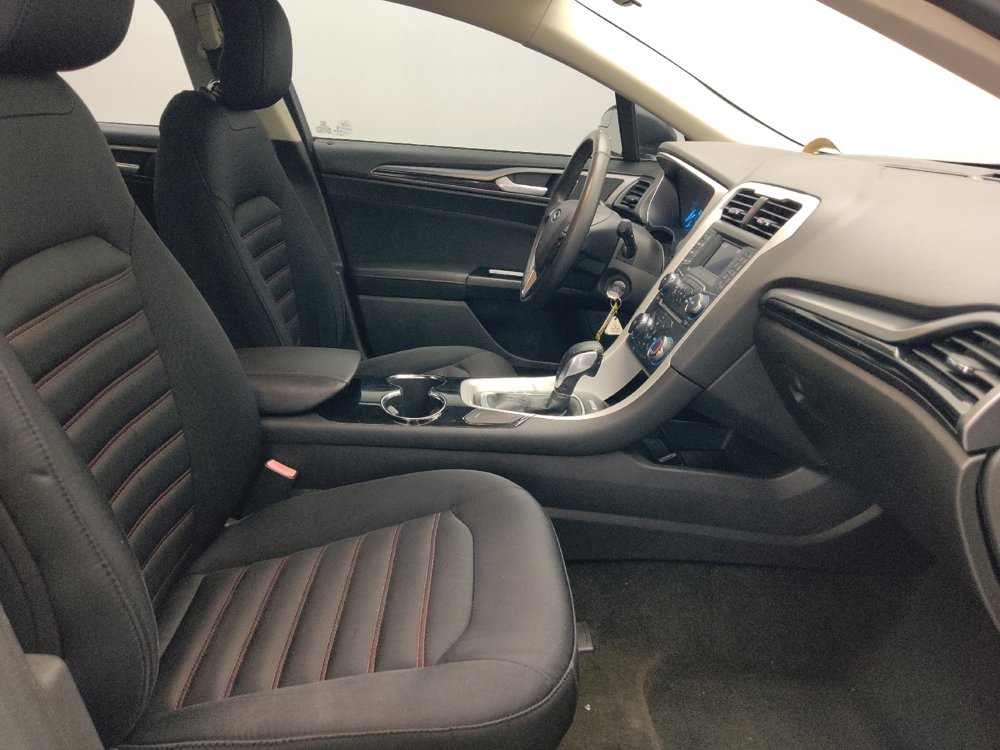 Used 2015 Ford Fusion SE w/ Equipment Group 201A FWD image 21