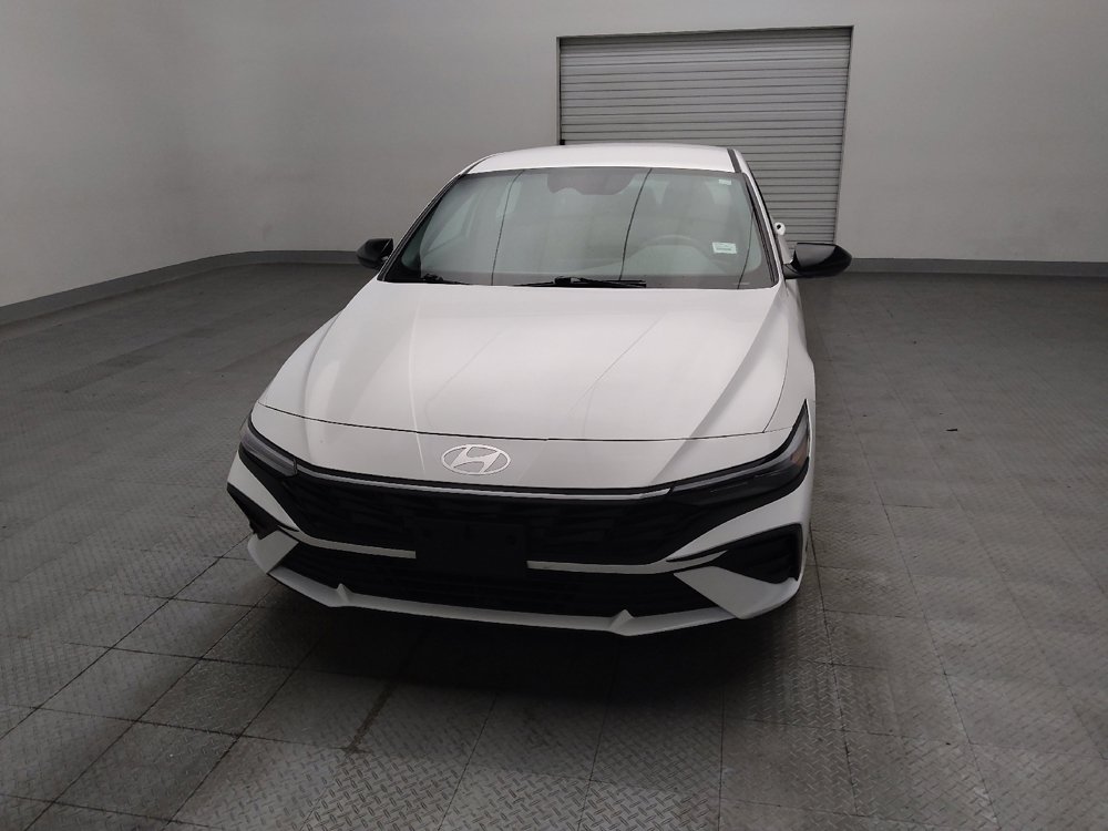 Used 2025 Hyundai Elantra SEL FWD image 15