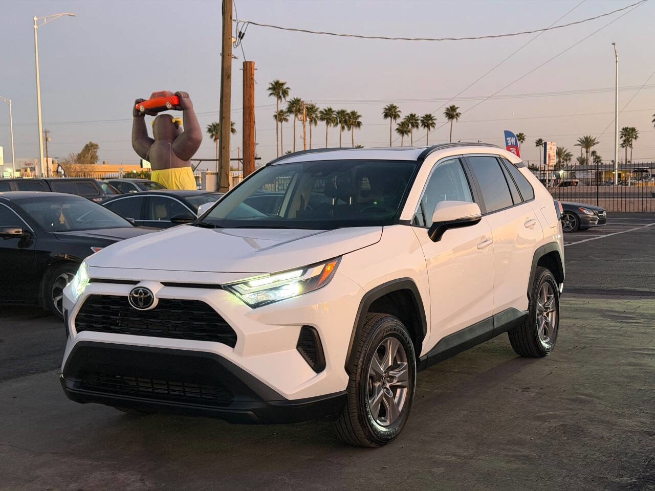 Used 2024 Toyota RAV4 XLE w/ Convenience Package image 2