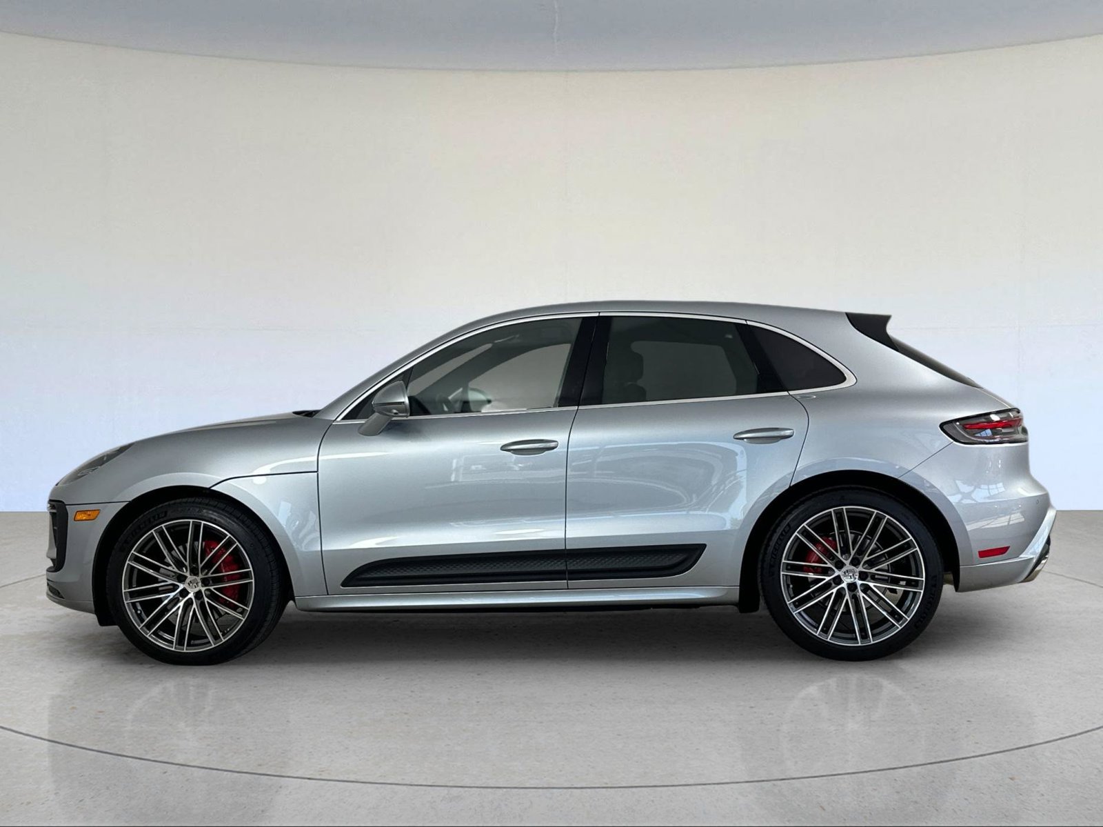 Certified 2026 Porsche Macan S AWD/4WD image 2
