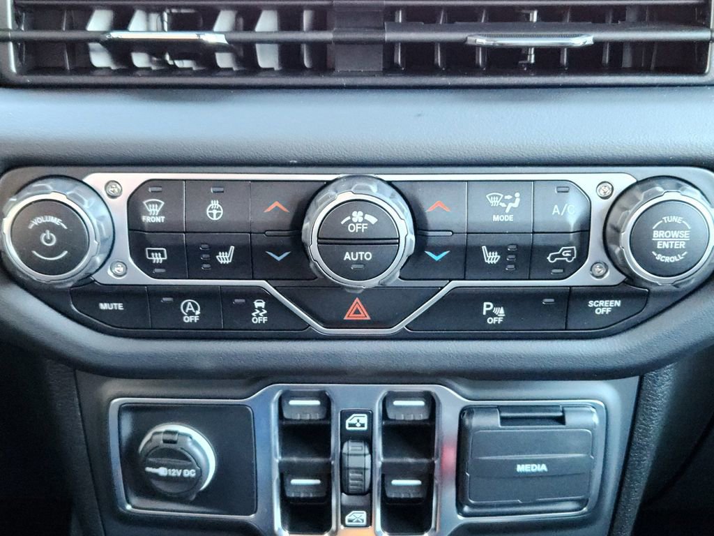 New 2025 Jeep Wrangler Unlimited Rubicon w/ Safety Group AWD/4WD image 18