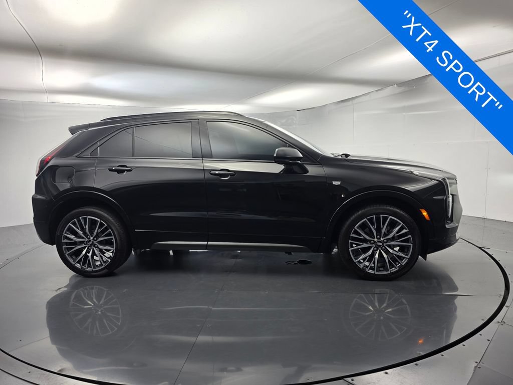 Used 2024 Cadillac XT4 Sport FWD image 3