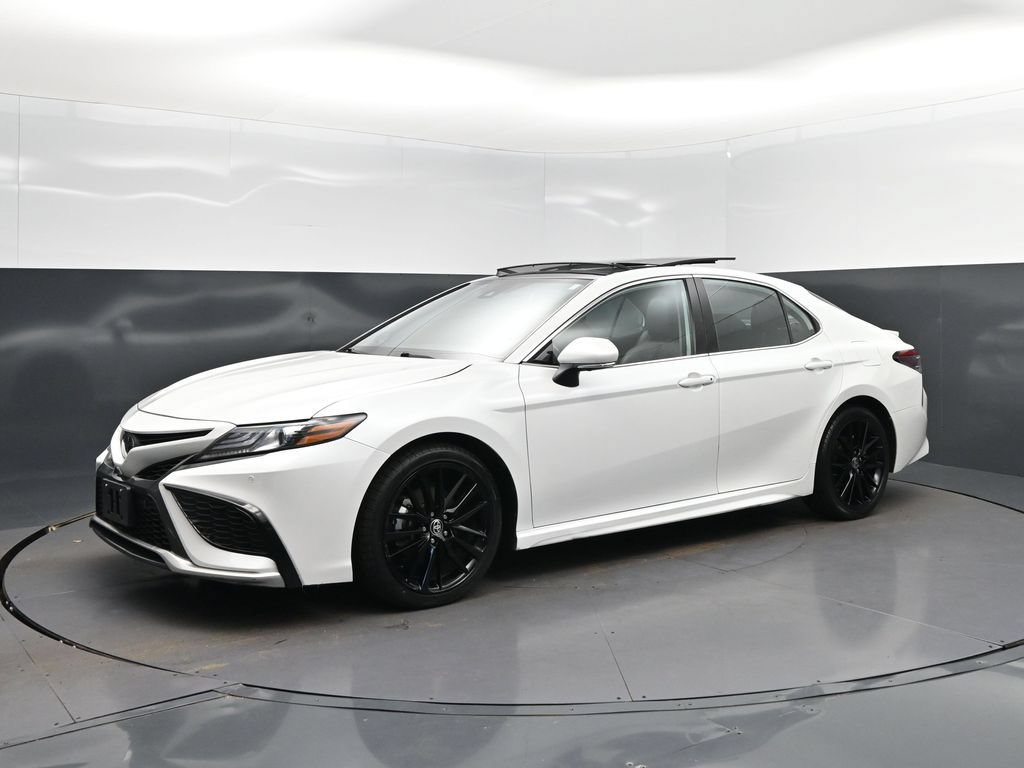 Used 2024 Toyota Camry XSE w/ Navigation Package AWD/4WD image 3