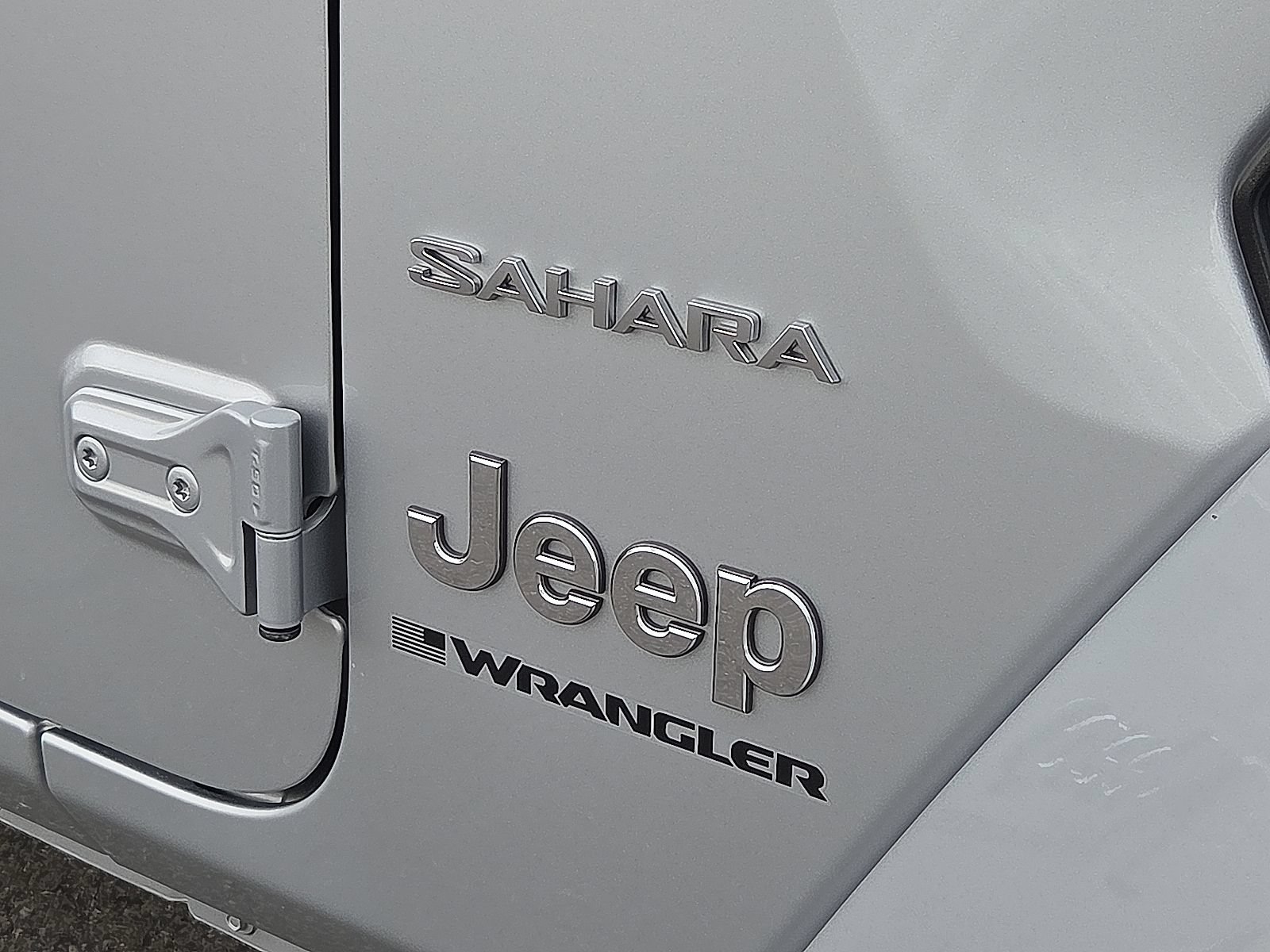 Used 2024 Jeep Wrangler Unlimited Sahara w/ Technology Group AWD/4WD image 16