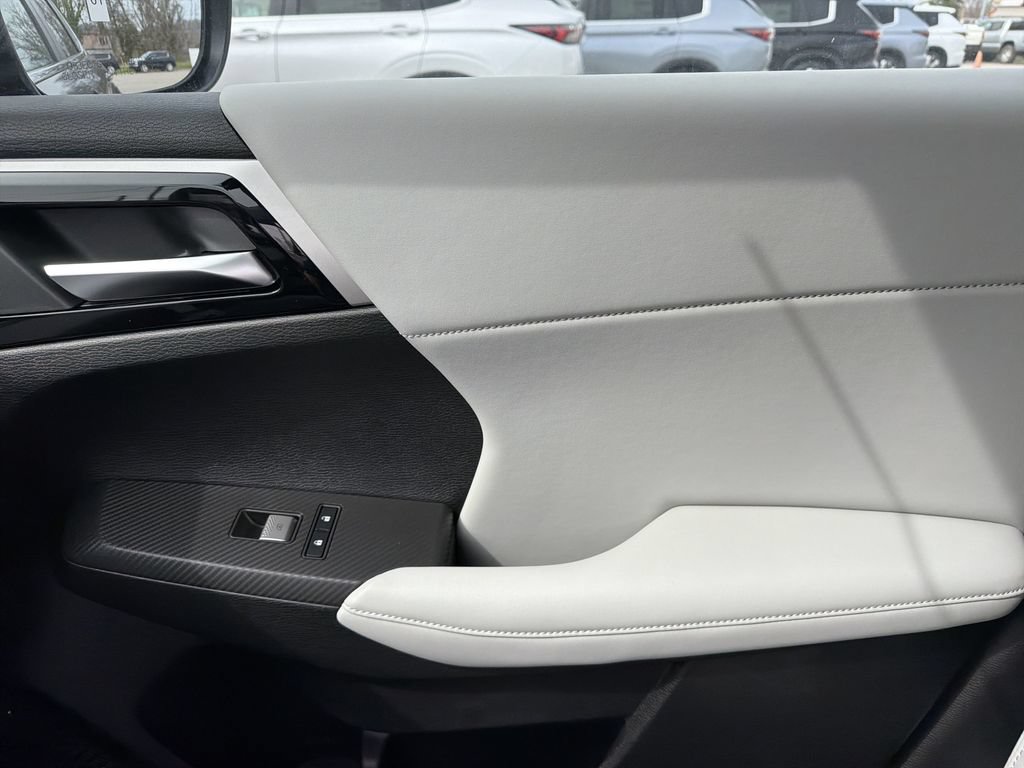 New 2026 Mitsubishi Outlander SE AWD/4WD image 26