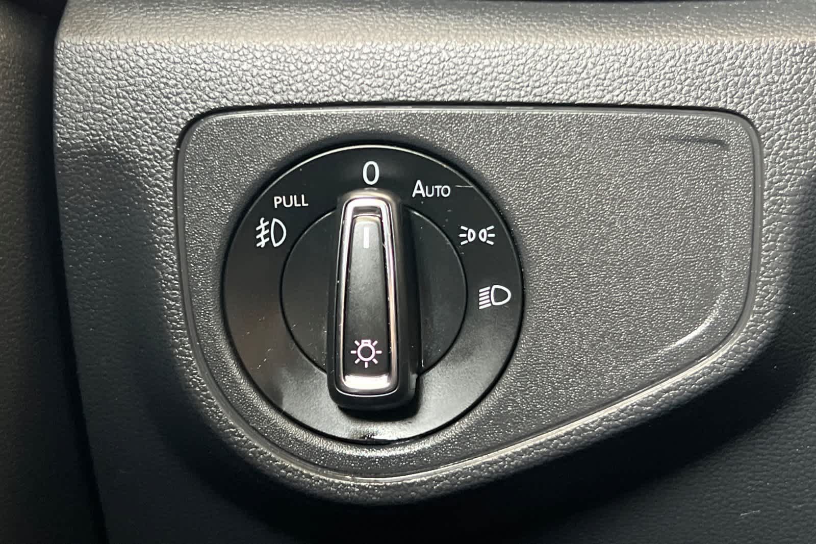 Used 2018 Volkswagen Atlas SEL Premium AWD/4WD image 33