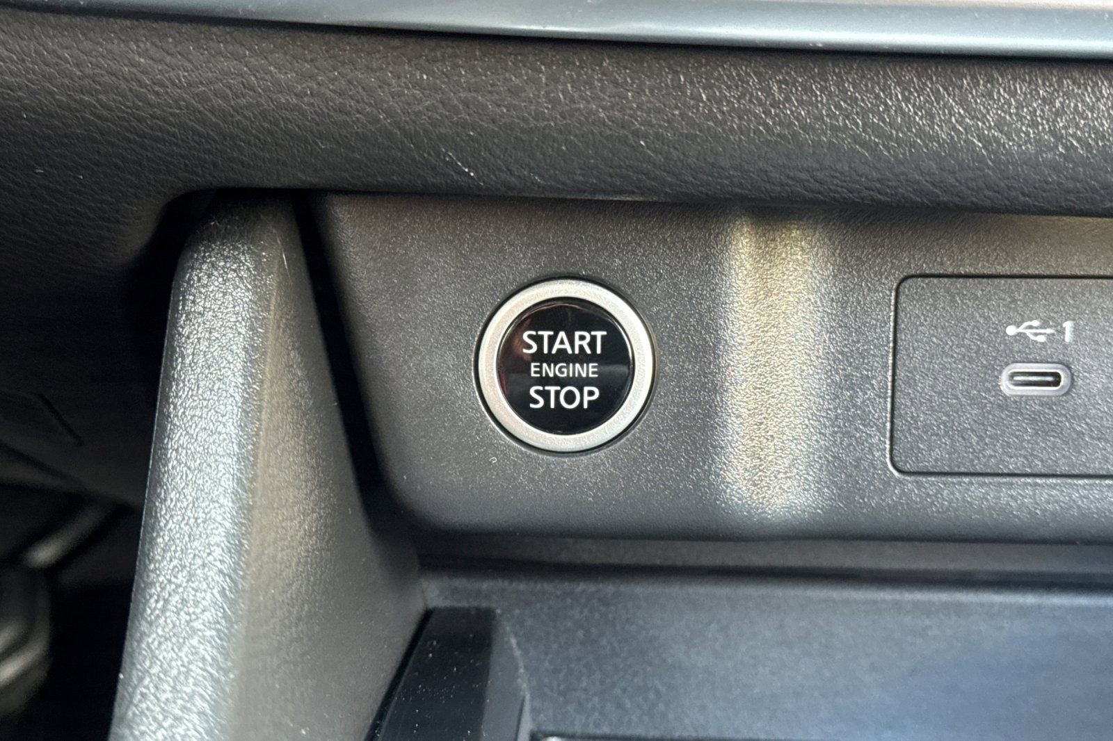 Used 2022 Nissan Rogue SV AWD/4WD image 36