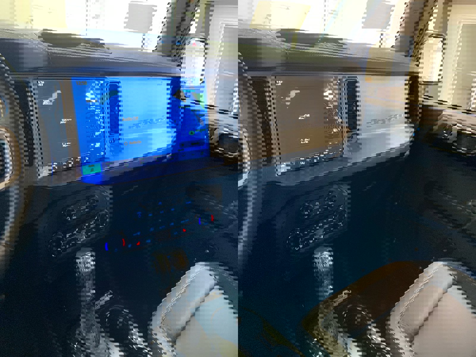 New 2025 Ford Bronco Outer Banks image 12